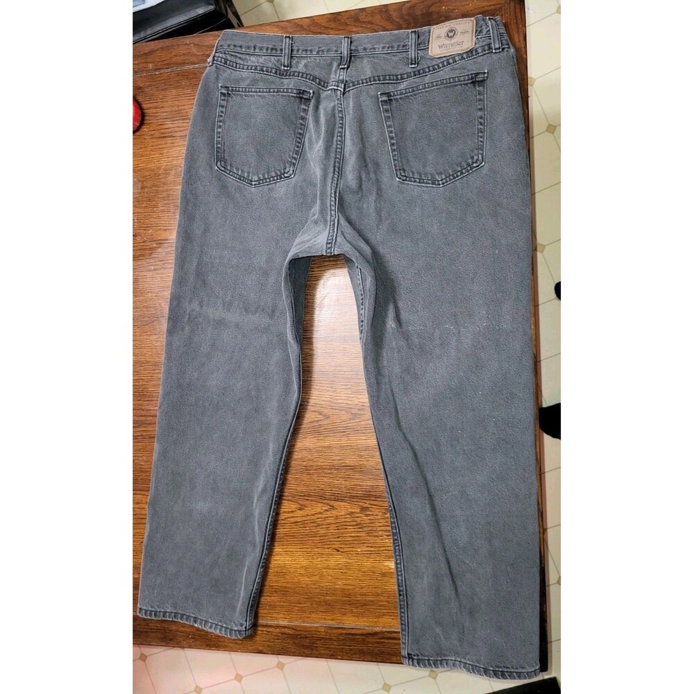 Wrangler 97601CB Men Black Jeans 40x30 Relaxed Fit Straight Leg Faded Denim 2016 - Picture 2 of 15